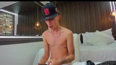twink juli online show from February 27, 11:17 am