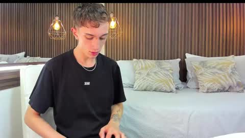 twink juli online show from February 22, 10:09 pm
