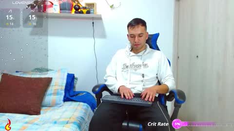 rolos_hot32 online show from October 16, 1:27 am