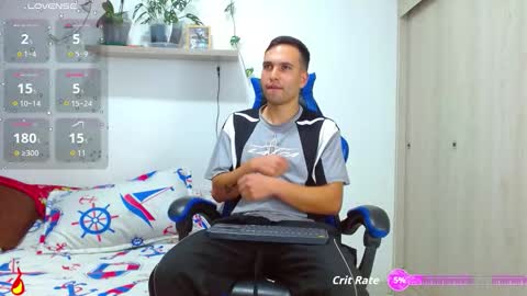rolos_hot32 online show from October 29, 10:43 pm