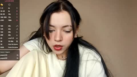 Snapshot of romeliahastert chatting on October 25, 4:40 pm Anica online show from October 25, 4:40 pm