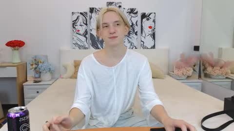 Snapshot of ron_vilsx chatting on October 24, 8:37 am ron vilsx online show from October 24, 8:37 am