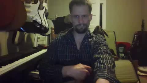 ronniejohnston13 online show from April 13, 7:34 am