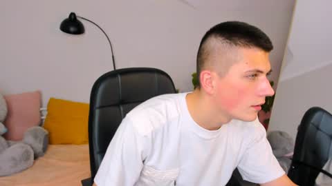 Rony online show from December 8, 8:04 pm