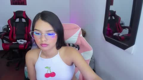  MIA AND PAUL online show from December 20, 12:06 am