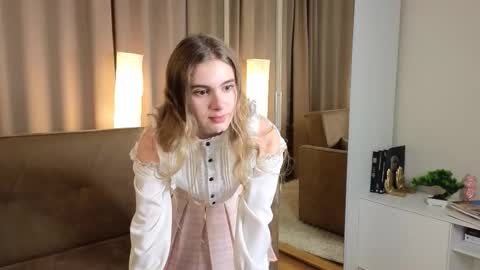 Kylie online show from November 26, 3:31 pm