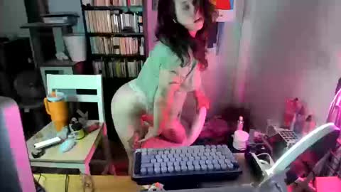 rose257044 online show from October 16, 9:35 pm