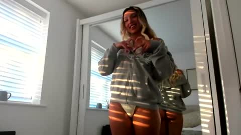 Bella  online show from August 3, 5:31 am