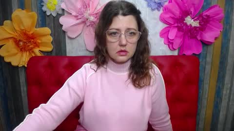 RoseHille online show from December 2, 3:32 pm