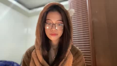 rosemae07 online show from March 31, 1:17 am