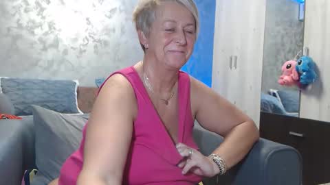 Lovepinklilly online show from November 30, 8:16 pm