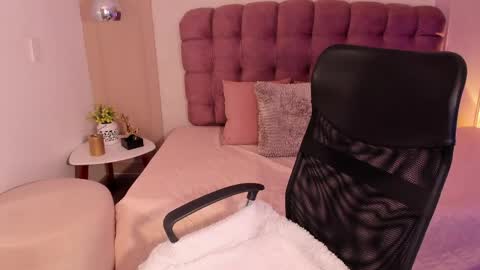 Rose Taylor online show from May 21, 1:50 pm