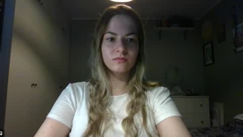 Snapshot of rosie_june chatting on October 22, 6:49 am Rosie online show from October 22, 6:49 am