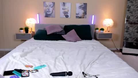 Rose  online show from April 24, 12:40 pm