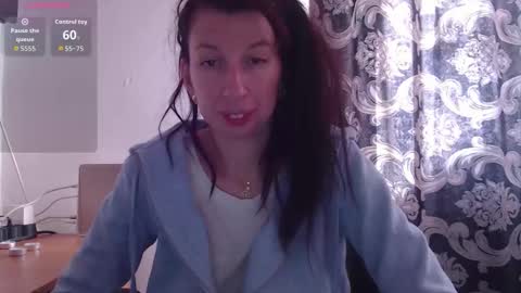 RosieHayes online show from November 13, 8:28 am