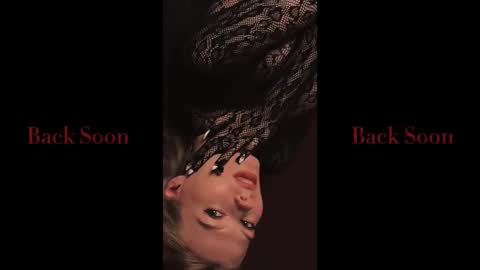 rosy_black_ online show from March 1, 7:51 pm