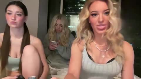 rosykats online show from January 28, 2:53 am