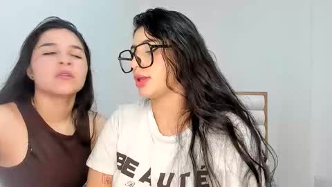 rous_and_sweet09 online show from April 5, 2:19 am