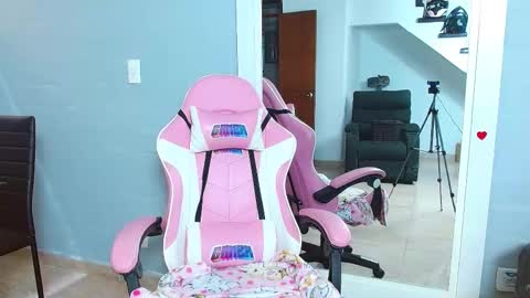 Snapshot of rousebonnett chatting on February 12, 3:27 pm ROUSE  online show from February 12, 3:27 pm