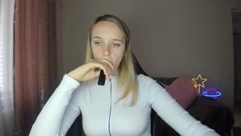 Snapshot of rousereed chatting on October 22, 12:18 pm Rouse online show from October 22, 12:18 pm