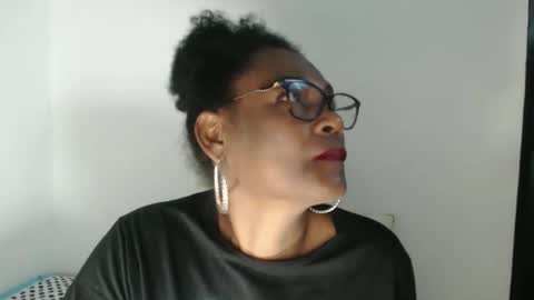 luxa online show from March 6, 12:31 am