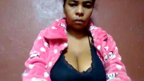 rovaelyah online show from May 27, 2:41 am