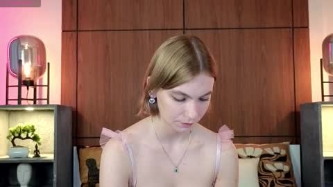 Snapshot of roxana_perry chatting on October 23, 9:44 am Roxana online show from October 23, 9:44 am