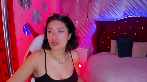 roxanne_han online show from May 31, 3:05 am