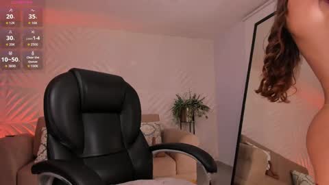 Roxanne Hill  online show from April 10, 12:10 pm