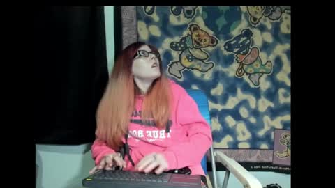 Snapshot of roxihazeleyes chatting on March 11, 5:46 am roxihazeleyes online show from March 11, 5:46 am