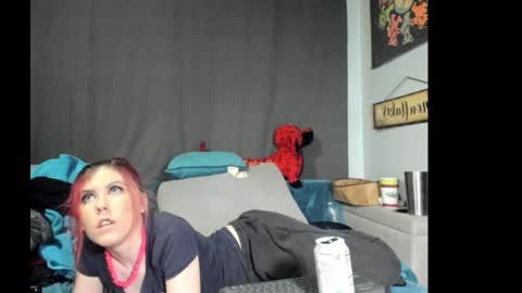Snapshot of roxihazeleyes chatting on September 14, 9:22 am roxihazeleyes online show from September 14, 9:22 am