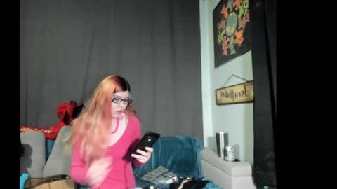 Snapshot of roxihazeleyes chatting on October 6, 5:20 pm roxihazeleyes online show from October 6, 5:20 pm