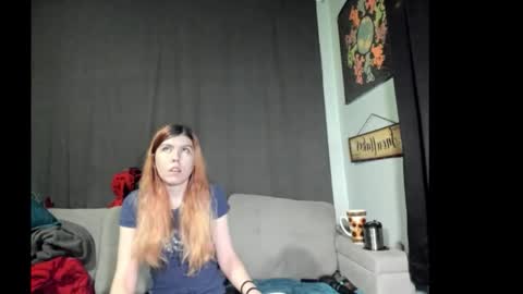 Snapshot of roxihazeleyes chatting on October 22, 5:47 pm roxihazeleyes online show from October 22, 5:47 pm