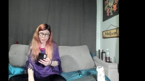 Snapshot of roxihazeleyes chatting on October 10, 6:36 pm roxihazeleyes online show from October 10, 6:36 pm