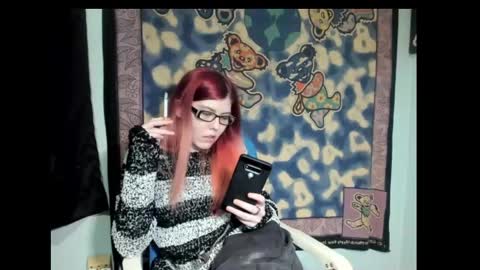 Snapshot of roxihazeleyes chatting on March 6, 2:40 pm roxihazeleyes online show from March 6, 2:40 pm