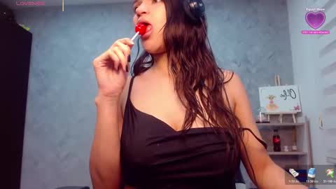 roxxi_2110 online show from December 3, 2:23 am