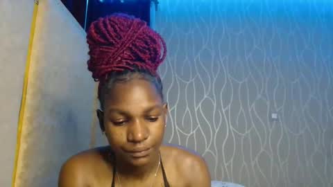Roxy online show from May 11, 7:11 pm