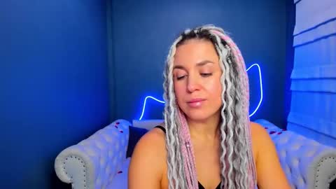 Roxy online show from November 25, 2:32 am