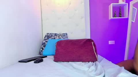roxy_sexy69 online show from May 31, 6:09 pm