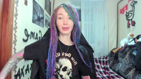 Snapshot of roxy_silver chatting on February 8, 10:29 pm Roxy online show from February 8, 10:29 pm