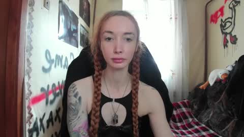 Snapshot of roxy_silver chatting on March 1, 10:13 am Roxy online show from March 1, 10:13 am