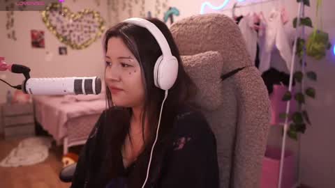 roxysuh online show from May 9, 10:43 am