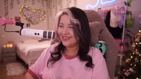 roxysuh online show from January 8, 8:31 am