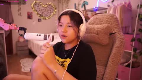 roxysuh online show from August 2, 9:33 am