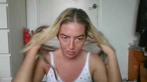 rubyredxxxoxxx online show from December 14, 10:34 am