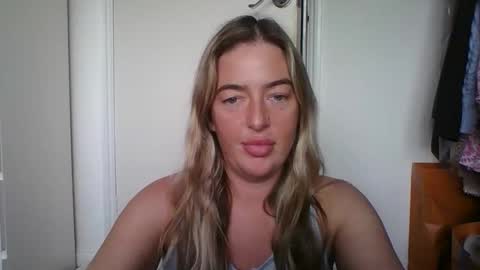 rubyredxxxoxxx online show from December 16, 9:04 am