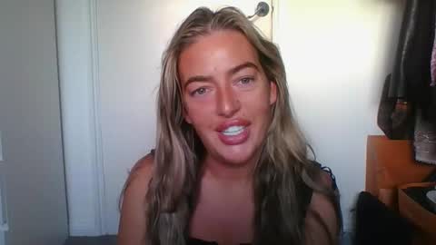 rubyredxxxoxxx online show from October 4, 6:33 am