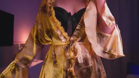 Mila online show from September 17, 3:04 pm