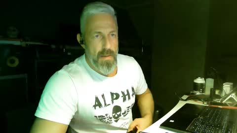 Chico que rico Caliente online show from January 15, 11:35 pm