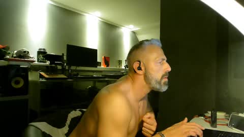 Chico que rico Caliente online show from February 11, 3:29 am